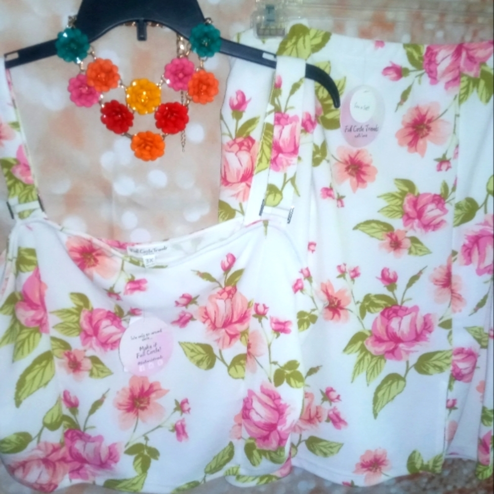 🌺💮💐 Price Drop! ⬇️ Plus-size 2-piece floral summer set.